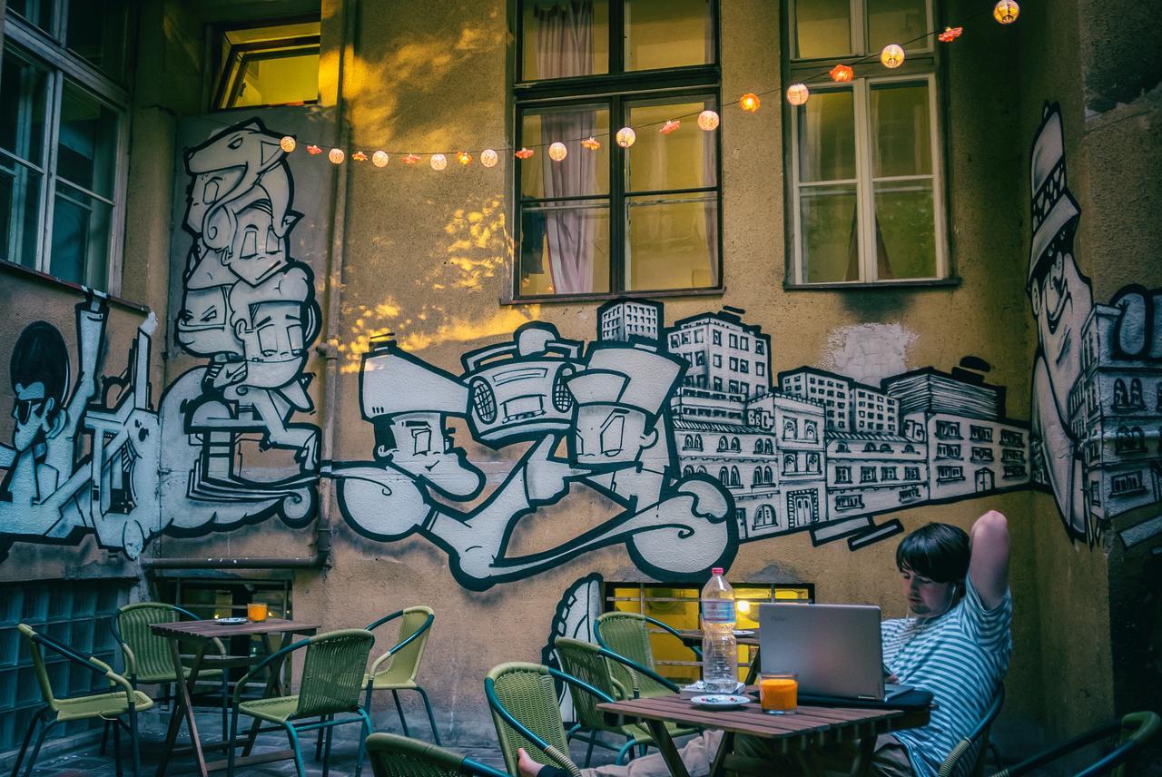 Clown And Bard Prague
