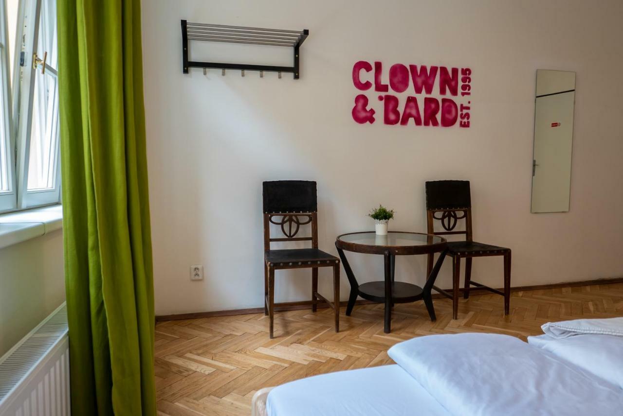 Hostel Clown And Bard Prague